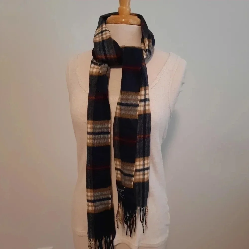 Roundtree & Yorke Multifunctional Plaid Women Scarf Shawl Wrap Fringed
